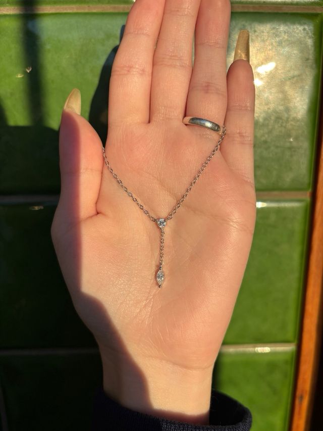 Collar de plata y moissanitas blancas