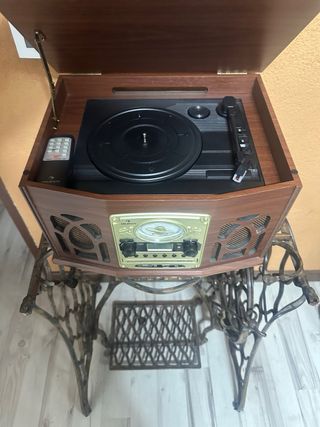 Pie de forja Singer + Radio sin usar