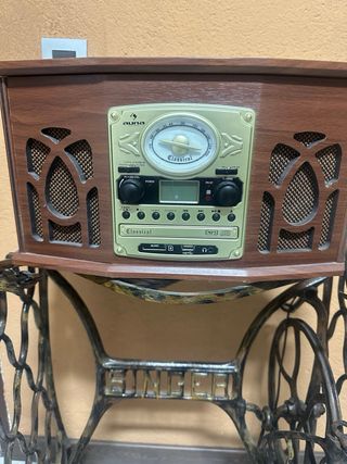 Pie de forja Singer + Radio sin usar