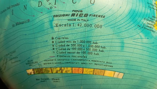 BOLA DEL MUNDO - GLOBO TERRAQUEO CON LUZ