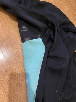 Sudadera Nike Tech Fleece Negra y Turquesa