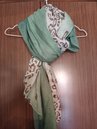 Pashmina Animal Print Verde y Beige