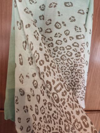 Pashmina Animal Print Verde y Beige