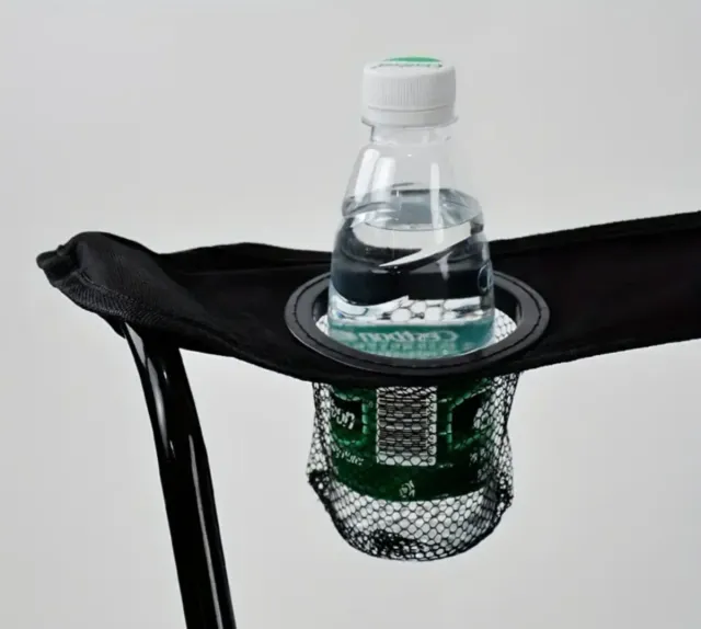 Sillas plegables negras. Unidades disponibles