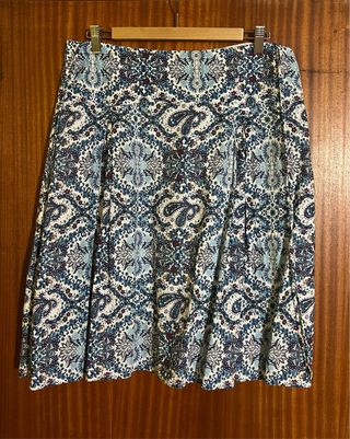 Saia estampada azul com cinto