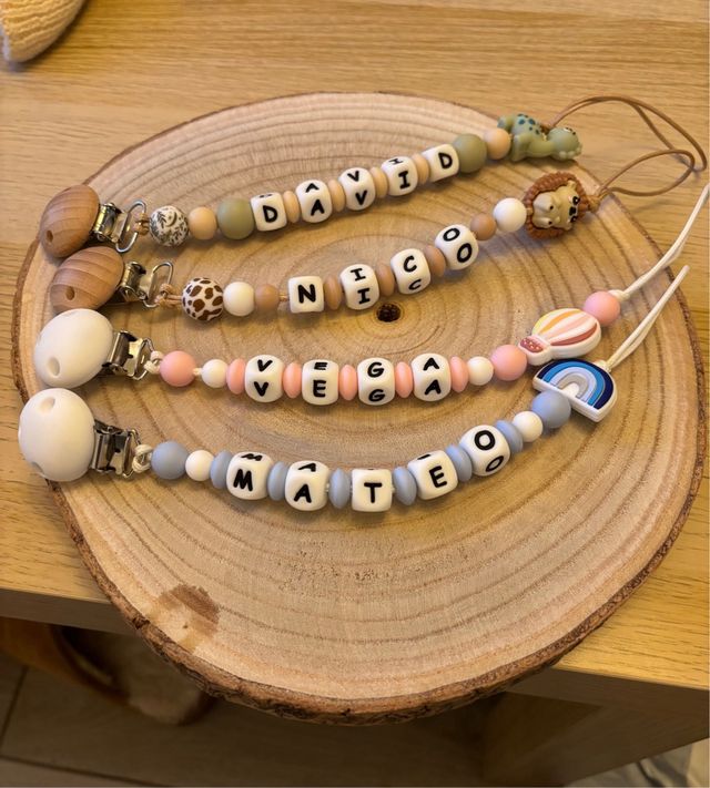 Chupeteros personalizables con nombre