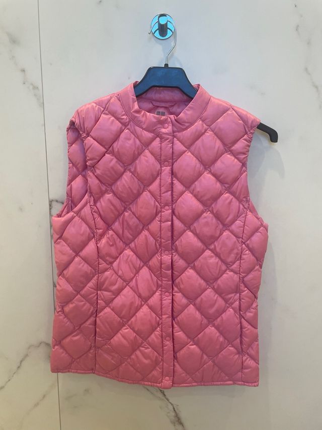 Chaleco Uniqlo acolchado rosa