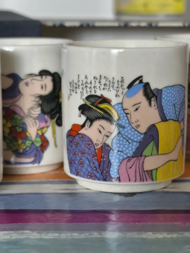 Vasos de sake vintage eróticos (Set de 5)