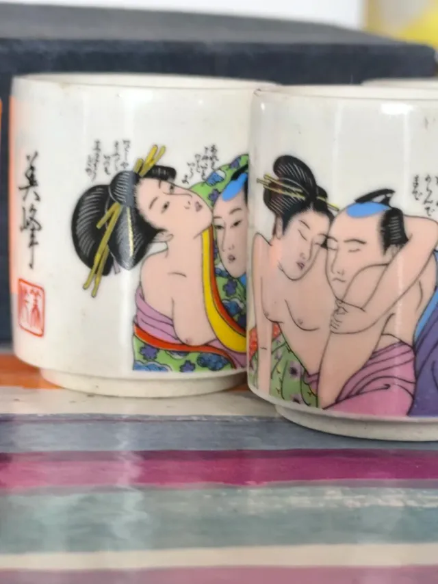 Vasos de sake vintage eróticos (Set de 5)