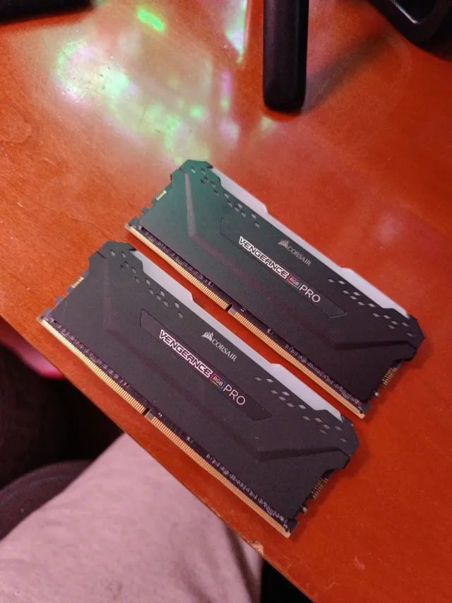 2x Corsair Vengeance RGB Pro DDR4 RAM