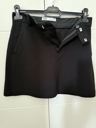 Falda Negra Zara talla alta