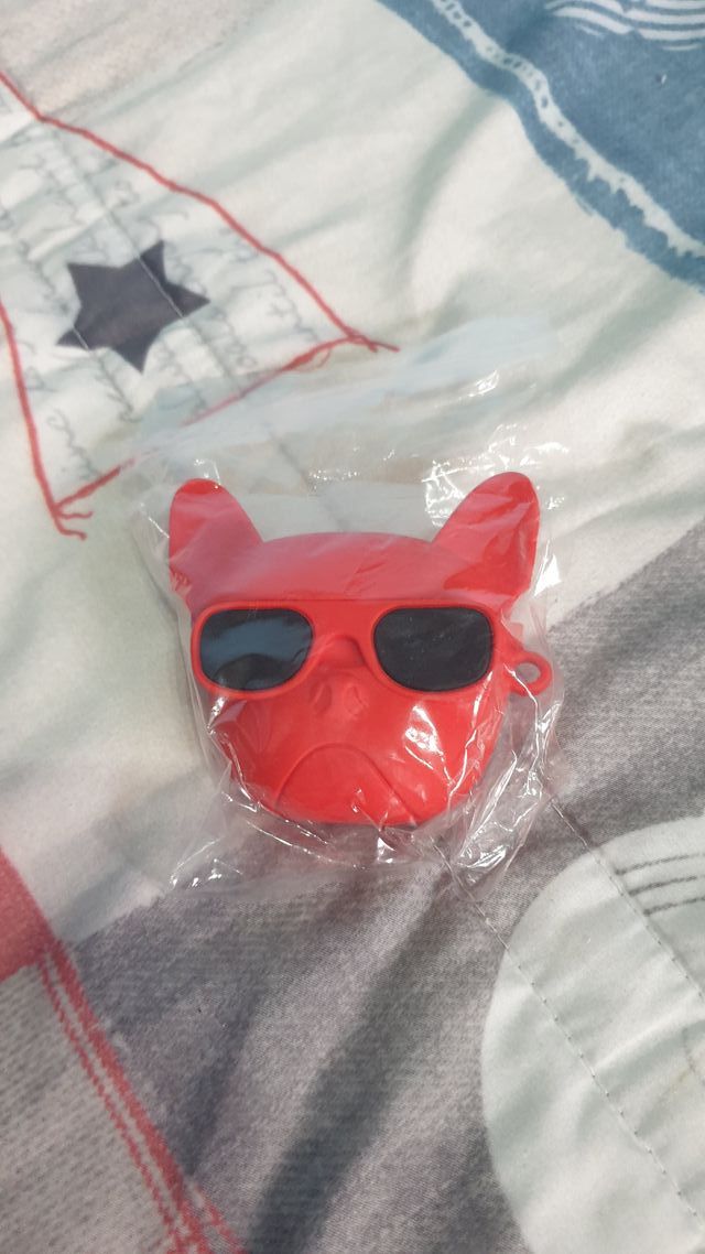 🔵 Funda AirPods Perro Francés Rojo