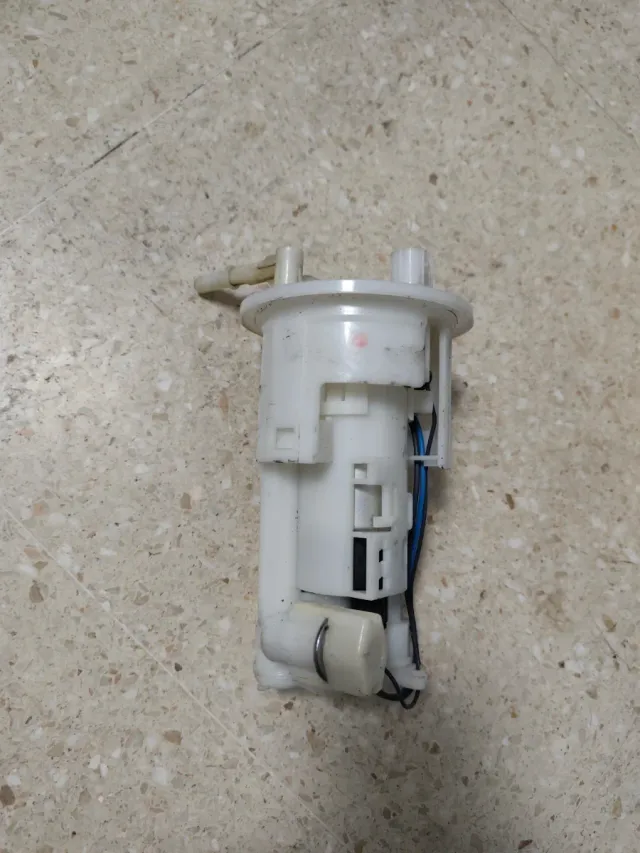 Bomba gasolina Triumph Tiger 800