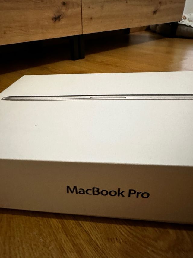 Caja MacBook Pro