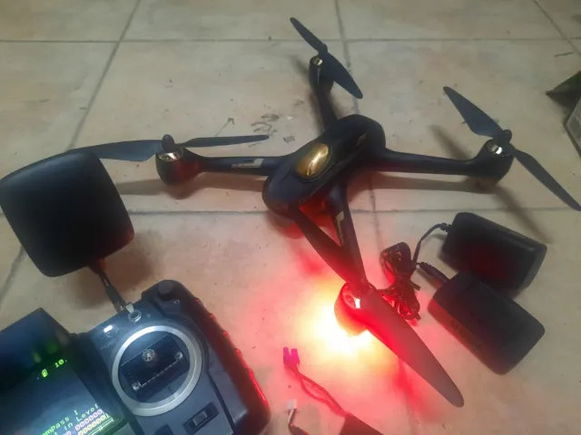 Dron Hubsan H501s Pro Brushless com Câmera