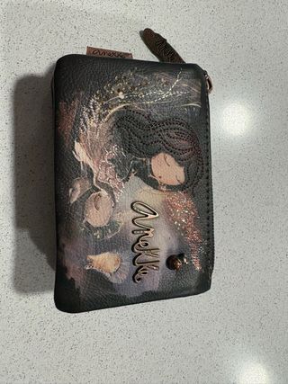 Monedero Anekke sin estrenar