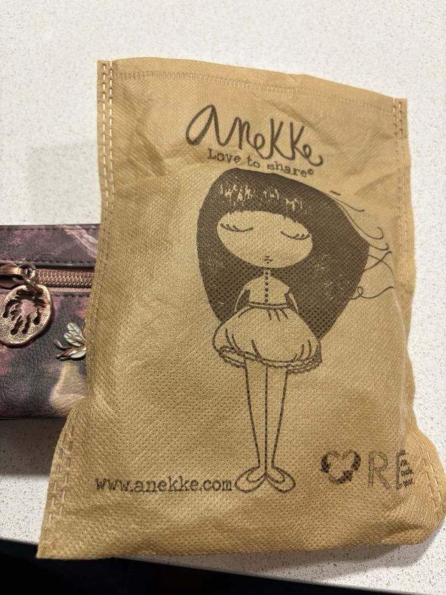 Monedero Anekke sin estrenar