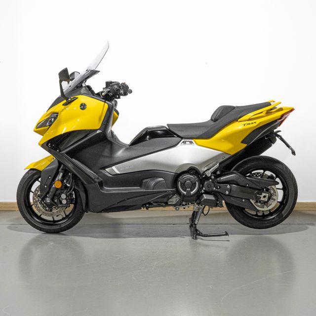 YAMAHA TMAX 560