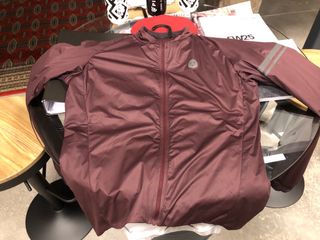 Chaqueta AGU tipo  chubasquero forrada. Talla M