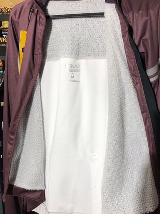 Chaqueta AGU tipo  chubasquero forrada. Talla M