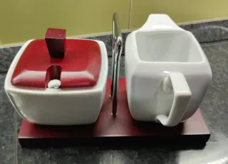 Set Lattiera e Zuccheriera con Vassoio