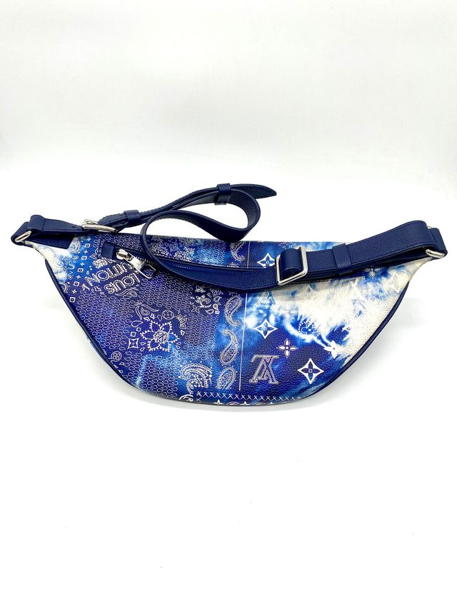 Riñonera Louis Vuitton Azul y Blanca