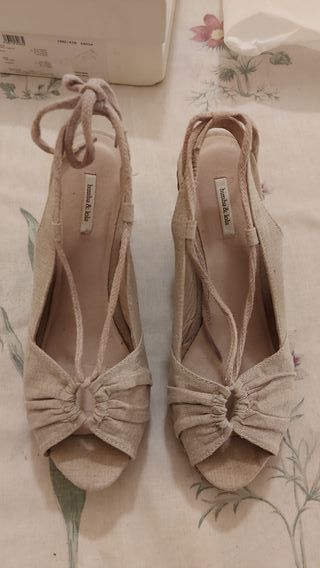 SANDALIAS CUÑAS Bimba y Lola Talla 39 Beige