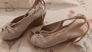 SANDALIAS CUÑAS Bimba y Lola Talla 39 Beige