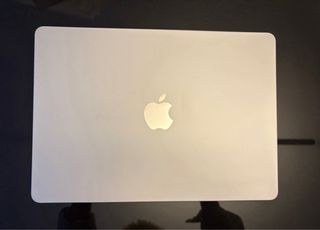 MacBook Air 13” M3 • 16GB RAM • 512GB