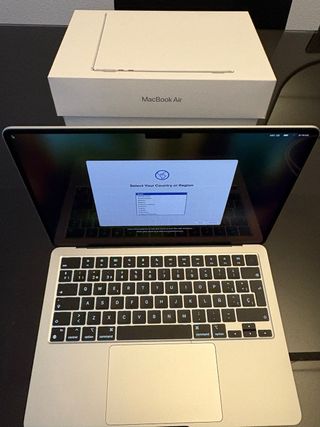 MacBook Air 13” M3 • 16GB RAM • 512GB
