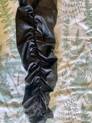 Leggings cuero negro fruncidos