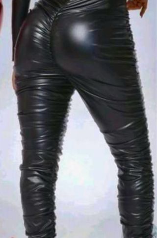 Leggings cuero negro fruncidos
