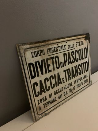 Insegna di Divieto Forestale Vintage