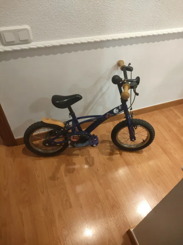 Bicicleta infantil azul