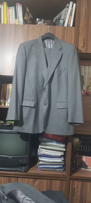 Traje chaqueta de hombre gris talla 50