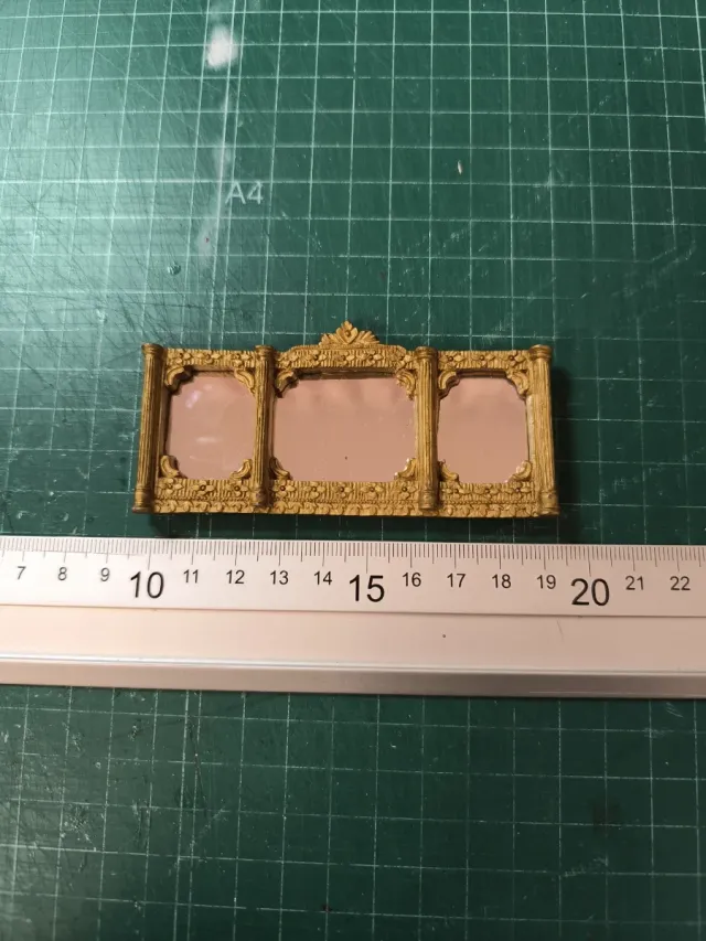 Cornice per foto per casa delle bambole