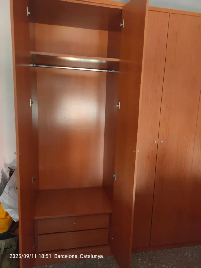 Armario vestidor de madera
