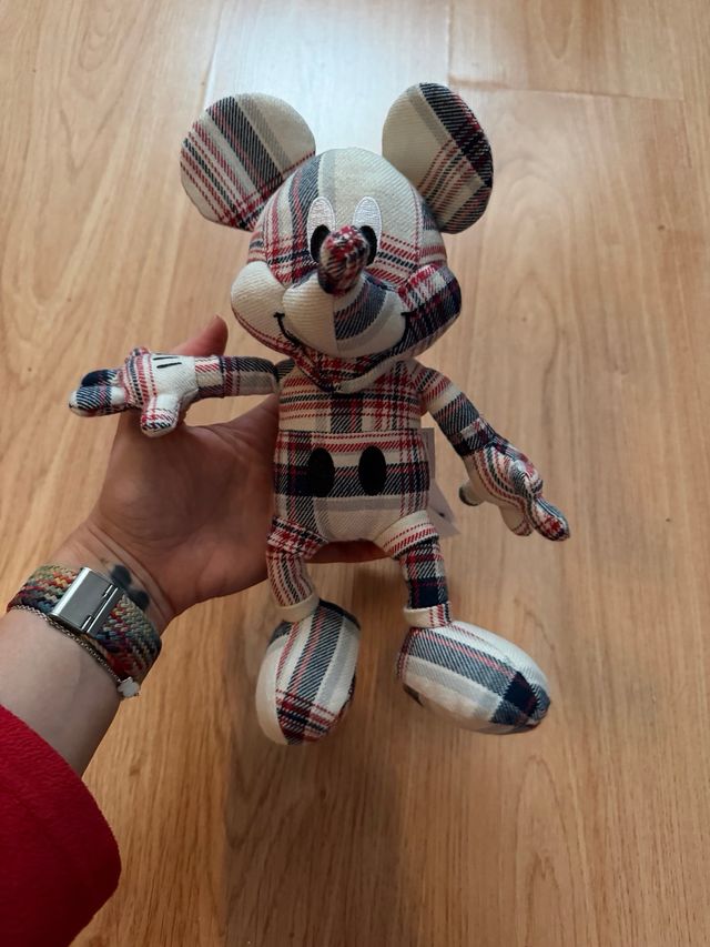Peluche Mickey Mouse a cuadros Uniqlo