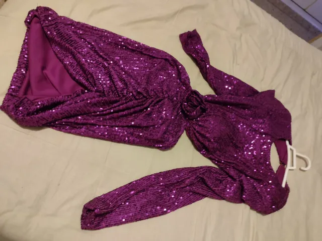 Vestido Morado Brillante Espalda Descubierta