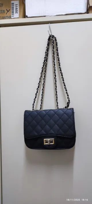 Borsa tracolla ecopelle nera trapuntata