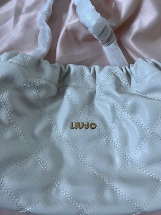 Bolso Liu Jo color crema