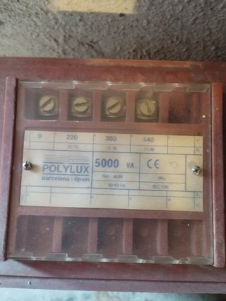 Transformador Polylux 5000VA 400V a 220V