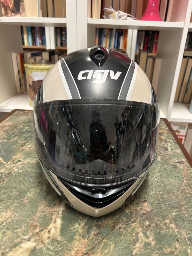 Casco AGV
