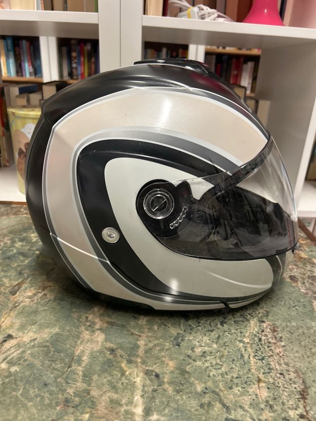 Casco AGV
