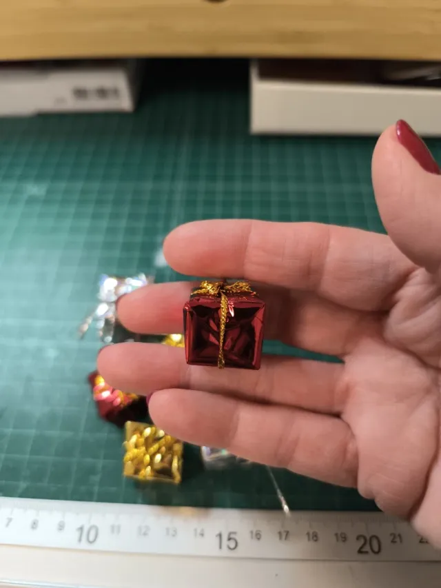 Mini Regali Decorativi per Case delle Bambole