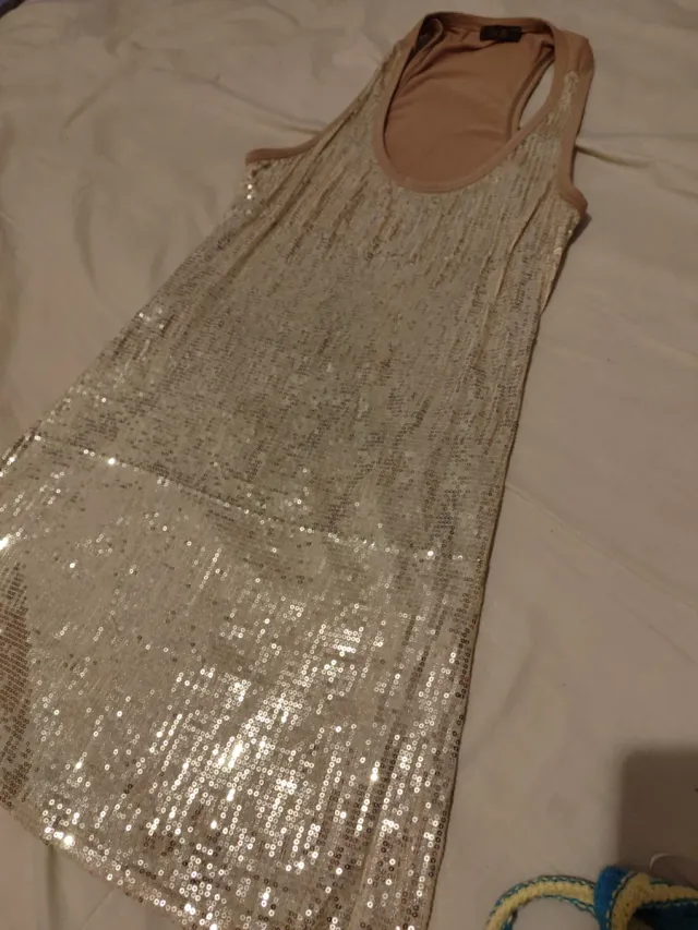 Vestido corto lentejuelas oro