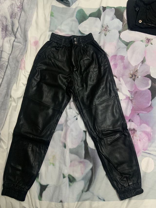 Pantalones de cuero negros