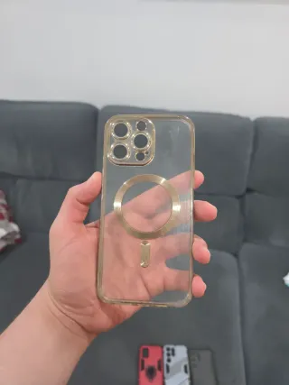 Custodie per iPhone e Samsung