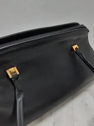 Bolso de piel negro clásico