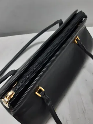 Bolso de piel negro clásico